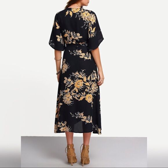 ✨V Neck Florals Wrap Dress✨ - Picture 6 of 7